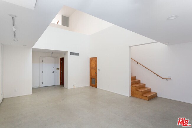 Building Photo - 11 Brooks Ave