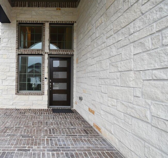 Building Photo - 31207 Birch Mills Dr