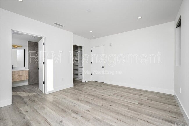 Building Photo - 5923 Laurel Canyon Blvd