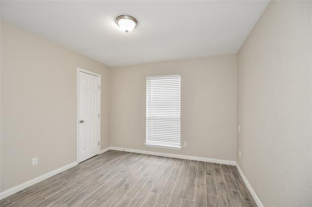Building Photo - 5401 Edgewater Cir