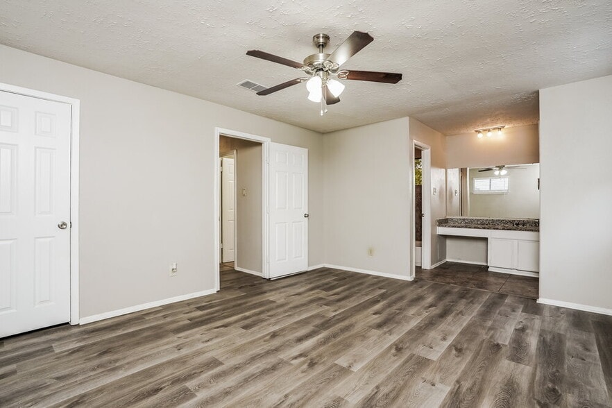 Building Photo - 6403 Bazel Brook Dr