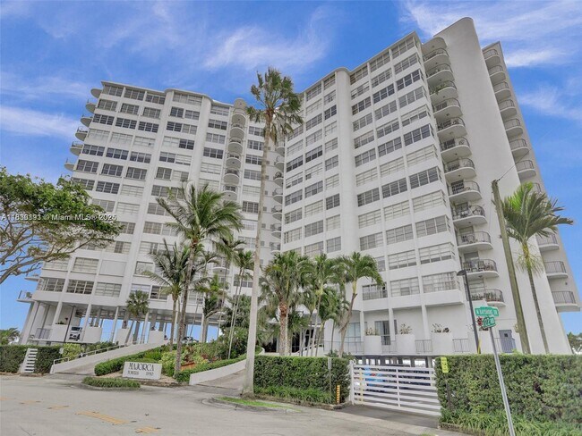 Building Photo - 11930 N Bayshore Dr