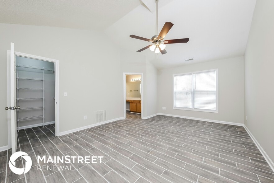 Building Photo - 4700 Seminole Ct