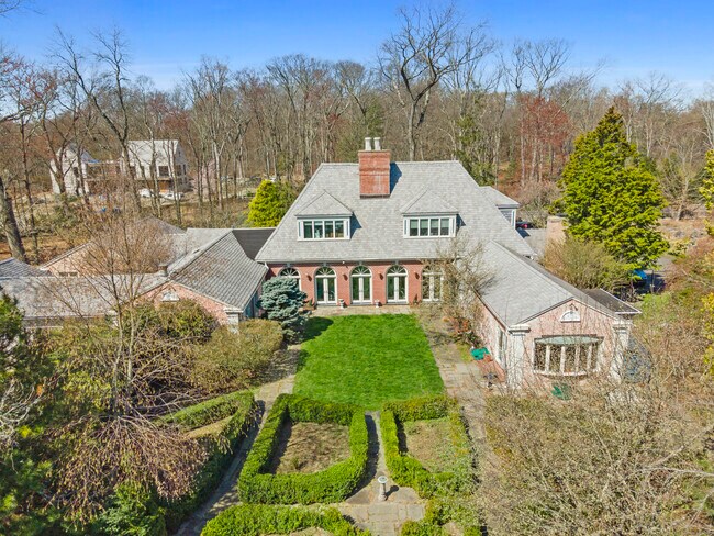 Building Photo - 37 Green Acre Ln