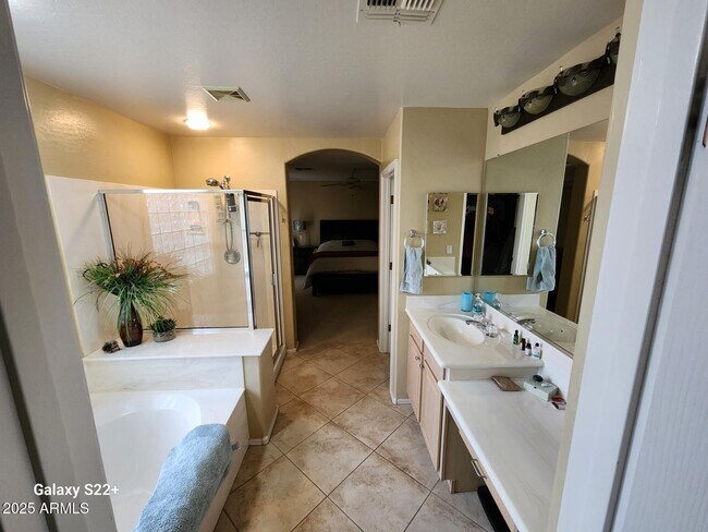 Building Photo - 7240 E Manning St