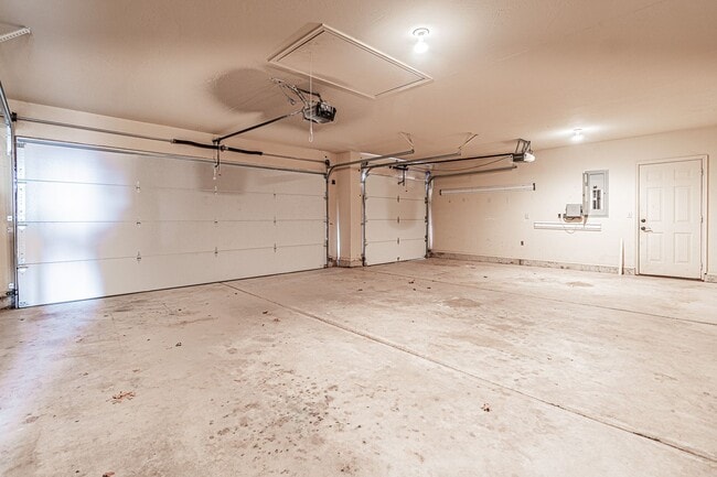 Building Photo - 4 Bed 3 Bath in Edmond!