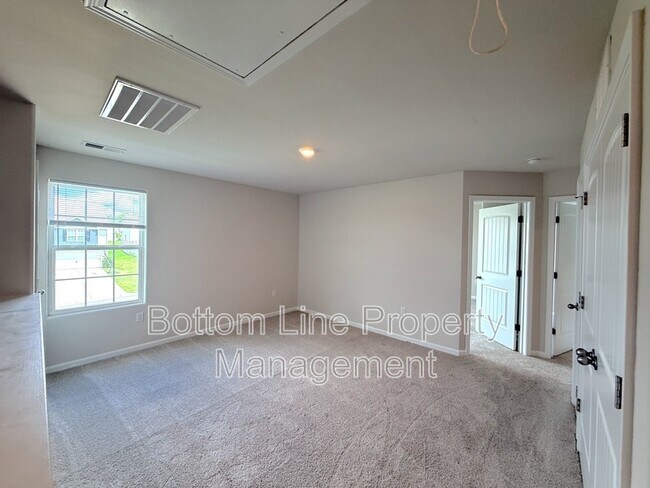 Building Photo - 445 Belcaro Dr