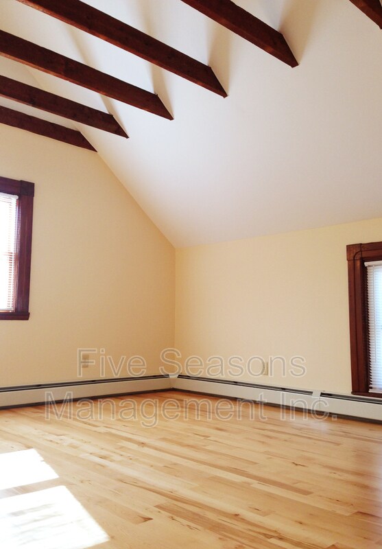 Building Photo - 40 Intervale Ave