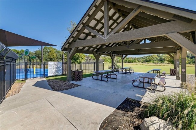 Building Photo - 375 Housefinch Loop
