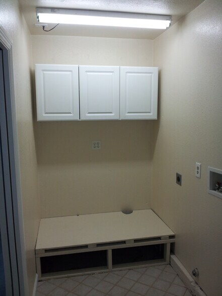 Building Photo - 5139 Omar Ct