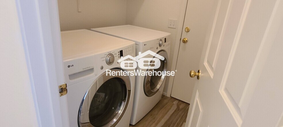 Building Photo - 15311 W Sierra St