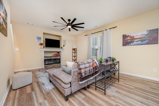Building Photo - 3605 Cold Harbour Dr