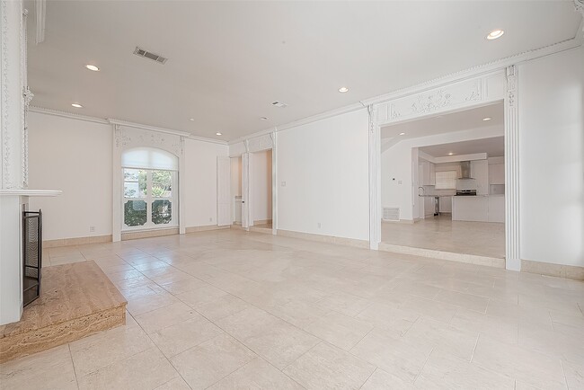 Building Photo - 161 Sage Rd