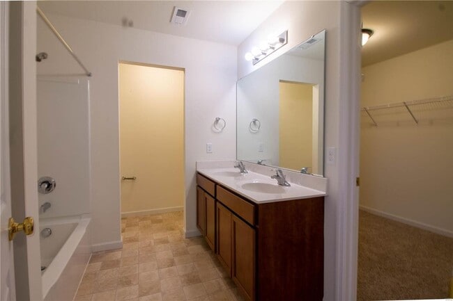 Building Photo - 3 bedroom, 2.5 bath, 2 car garage, 2 story...