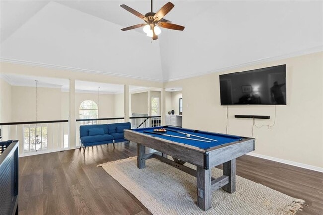 Building Photo - 10116 Pinehurst Dr