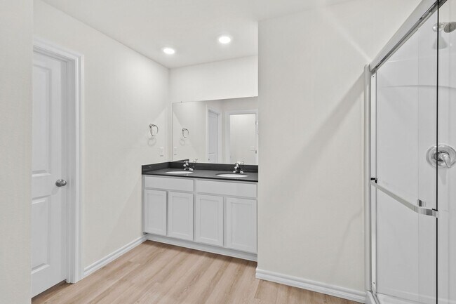 Building Photo - Beautiful, Brand New 4/2 in Gentry!