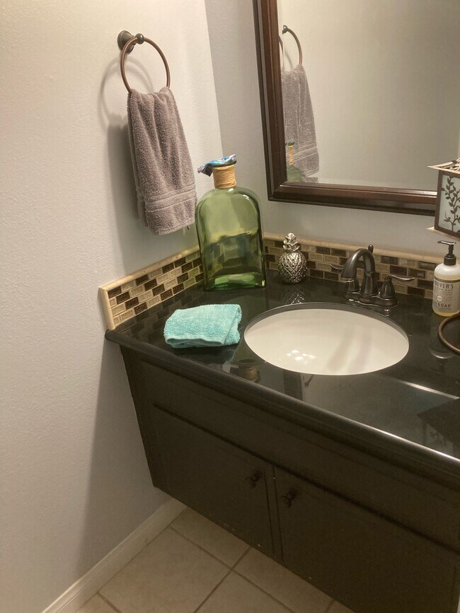 Building Photo - 1563 Stonewood Ct