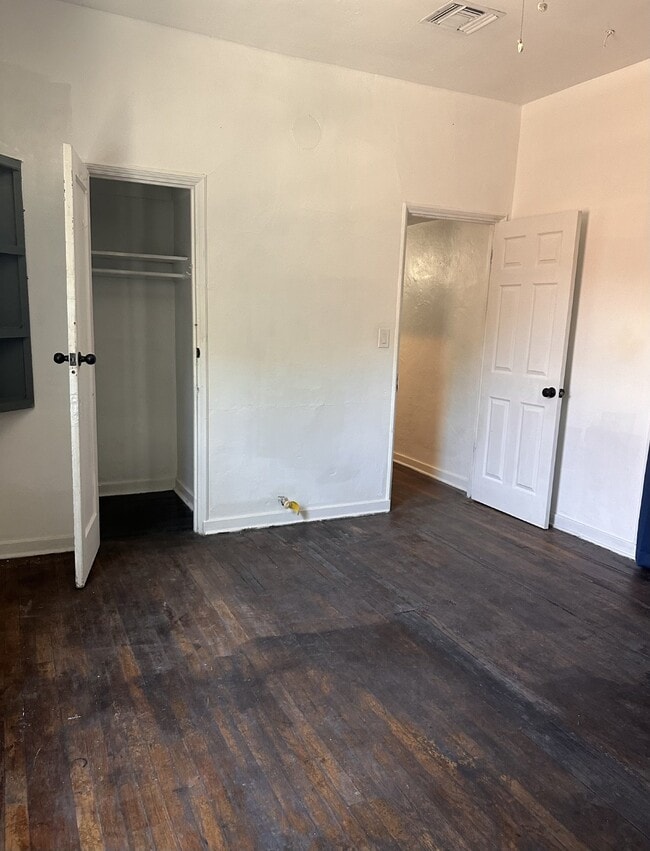Building Photo - Delightful and Cozy 3bdrm 1bath Home For R...
