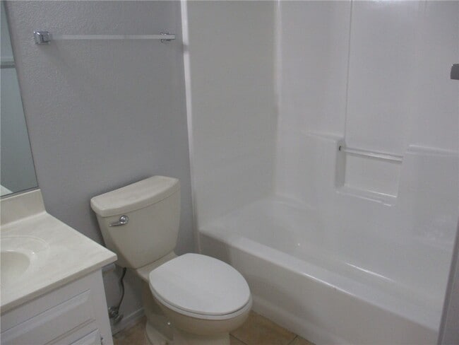 Building Photo - 5112 Amber Sands Dr