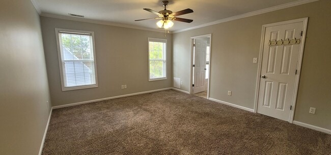 Building Photo - PHENOMENAL 4 Bedroom BEAUTY!!