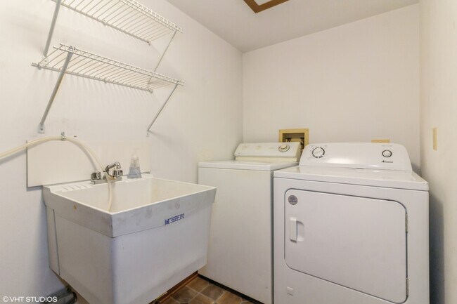 Building Photo - 253 S Harrison St