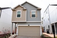 Building Photo - 3352 Vine Ter Trce