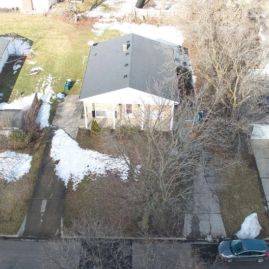 Building Photo - 3117 Holiday Dr