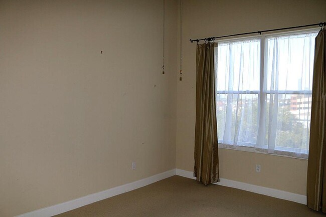 Building Photo - 300 St Joseph Pkwy