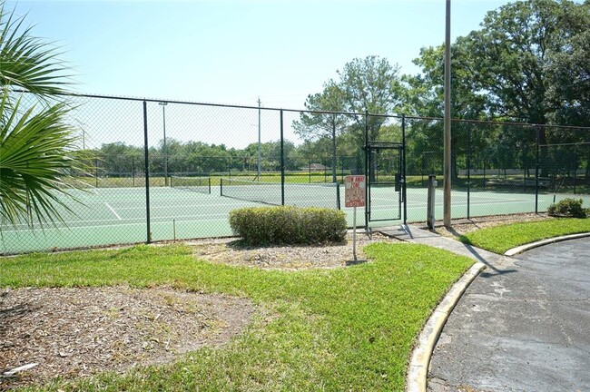 Building Photo - 10122 Winsford Oak Blvd