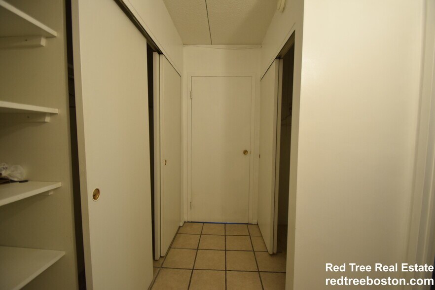 Building Photo - 50-56 Broadlawn Park