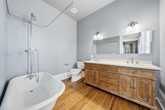 Building Photo - 1818 Decatur St