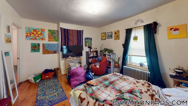 Building Photo - 9 R Winship St