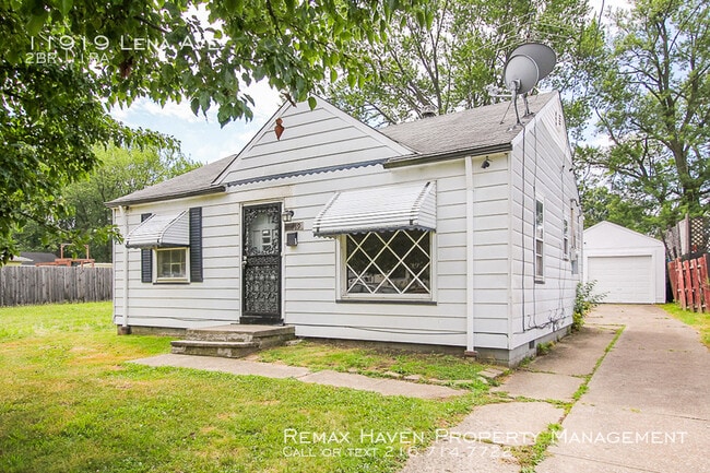 Building Photo - 11919 Lena Ave