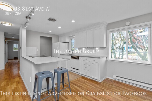 Building Photo - Open and bright 3 bed/1.75 bath in Edmonds!
