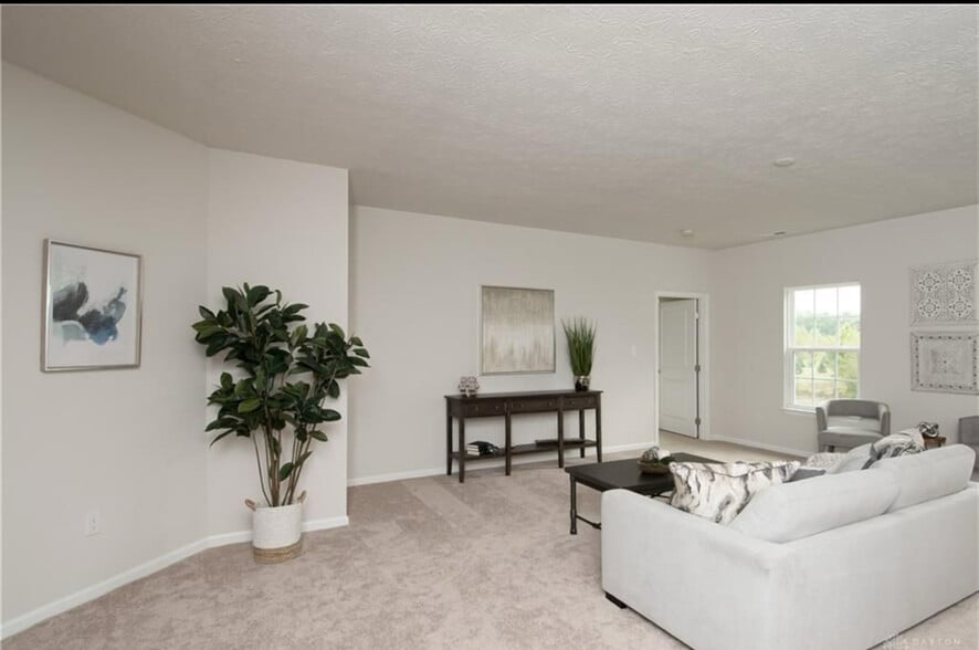 Building Photo - 2125 Schmidt Dr