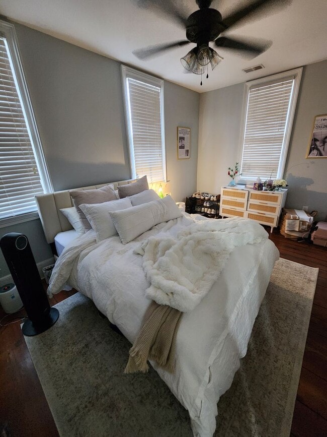 Building Photo - 109C