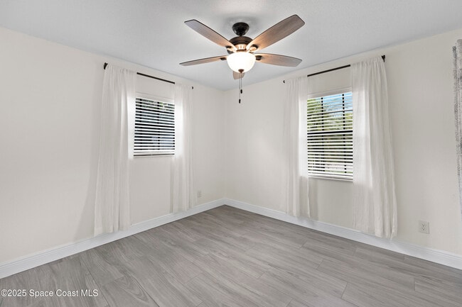 Building Photo - 1066 El Camino Dr