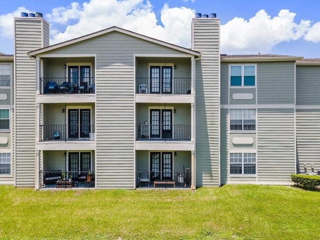 Building Photo - 2550 N Alafaya Trail