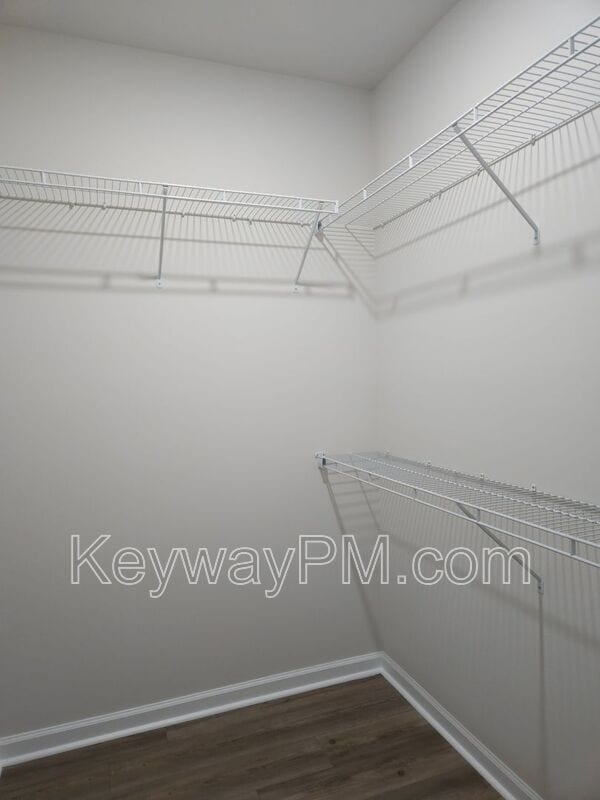 Building Photo - 114 Conifer Dr