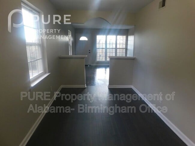 Building Photo - 2028 Progress St