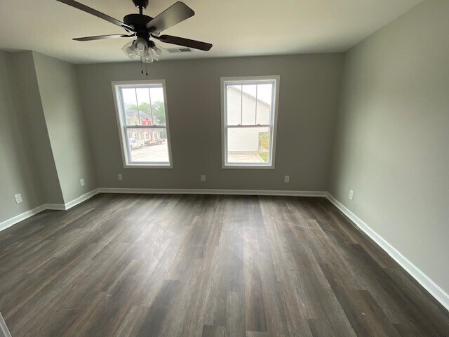 Building Photo - 225 Newtown Rd