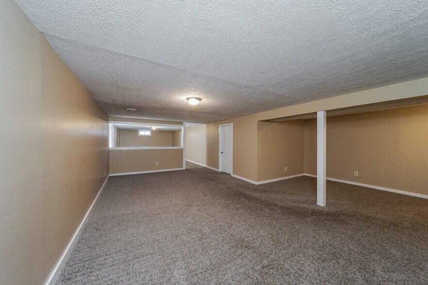 Building Photo - 7017 Field View Ct