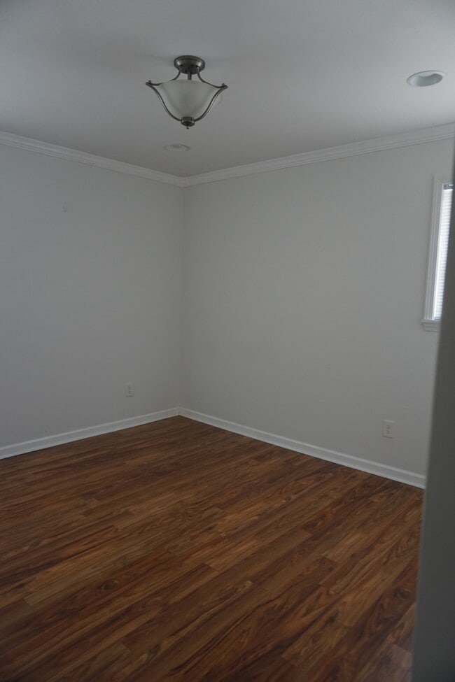 Building Photo - 937 St Johns Church Rd