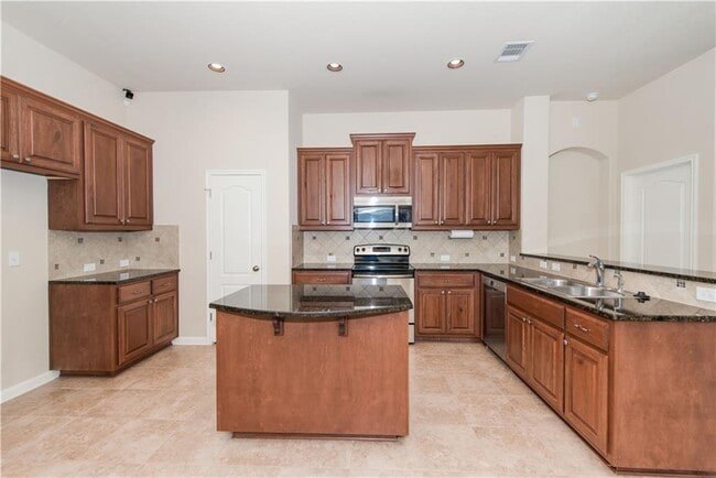 Building Photo - 117 Colthorpe Ln