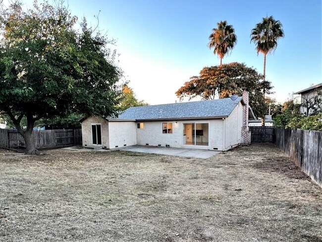 Building Photo - 3336 Irvindale Way