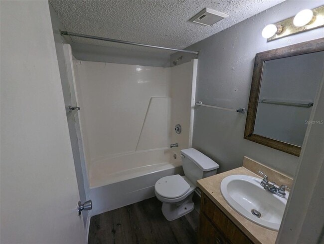 Building Photo - 228 Thorntree Pl