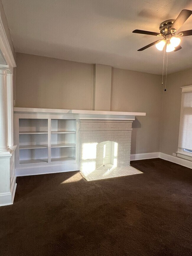 Building Photo - 400 N Grant Ave