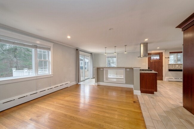 Building Photo - 314 Central St