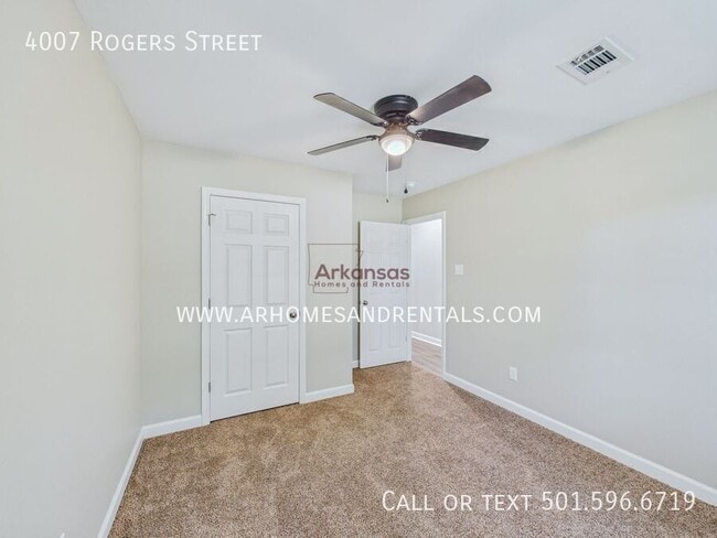 Building Photo - 4007 Rogers St