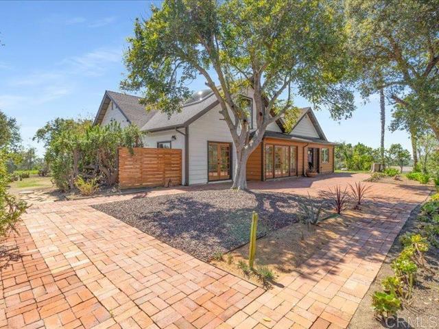 Building Photo - 2980 Los Alisos Dr